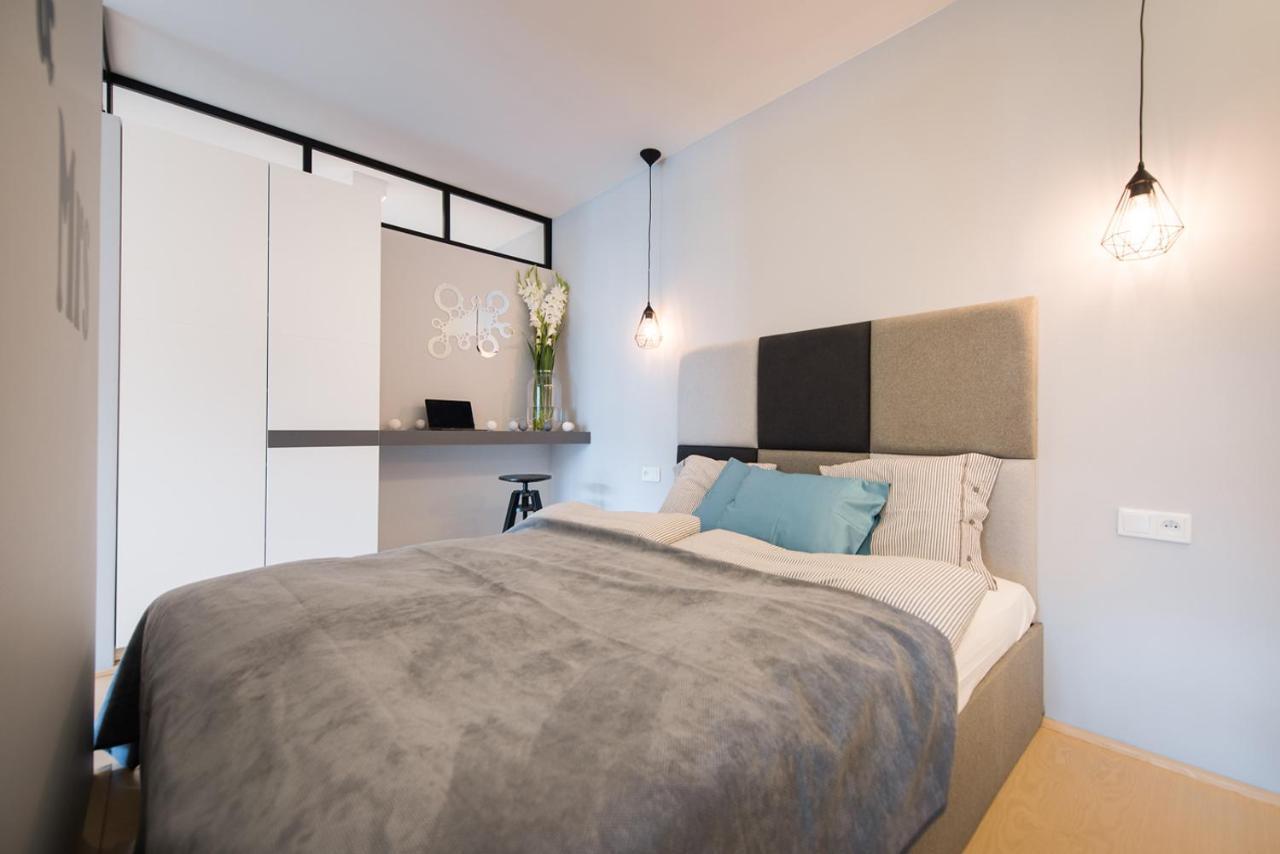 Premium Apartment For Old Town & Jewish Quarter - Balcony Plus Pool Onsite Kraków Zewnętrze zdjęcie