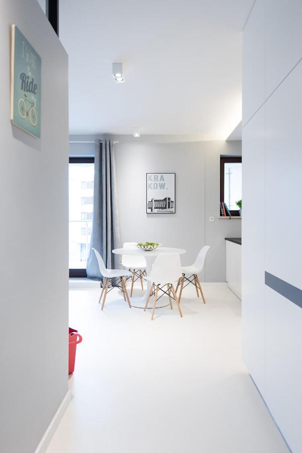 Premium Apartment For Old Town & Jewish Quarter - Balcony Plus Pool Onsite Kraków Zewnętrze zdjęcie