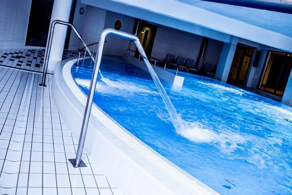 Premium Apartment For Old Town & Jewish Quarter - Balcony Plus Pool Onsite Kraków Zewnętrze zdjęcie